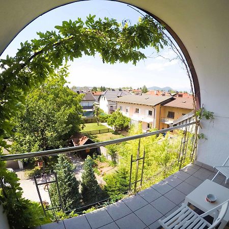 Apartments GreenSLO Ljubljana Buitenkant foto