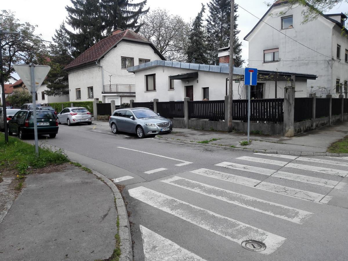 Apartments GreenSLO Ljubljana Buitenkant foto
