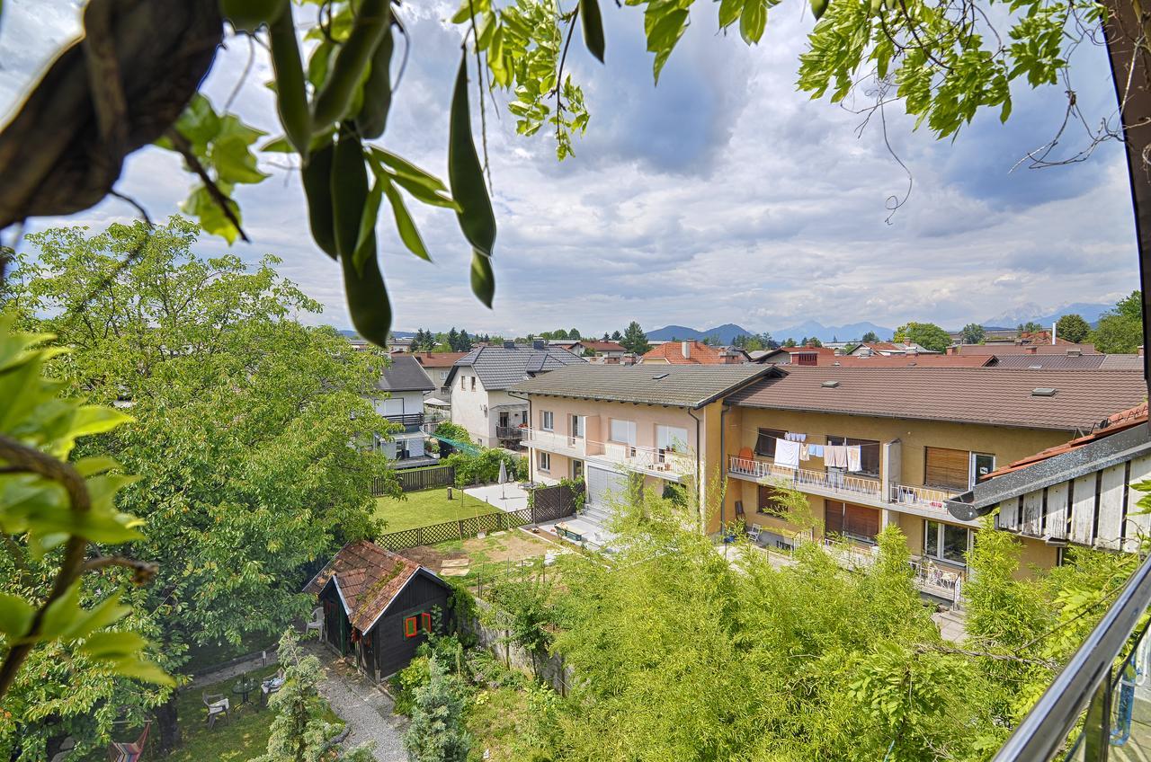 Apartments GreenSLO Ljubljana Buitenkant foto